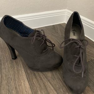 Fioni Size 9 Heels
